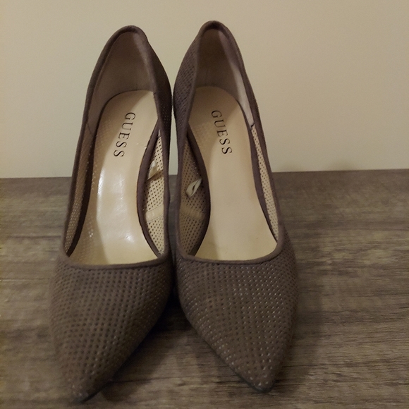 Pumps - Picture 4 of 5